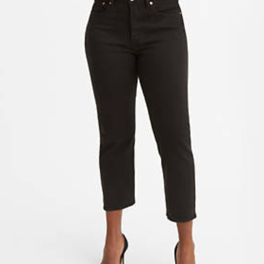 Levis Black Wedgie Straight size 28